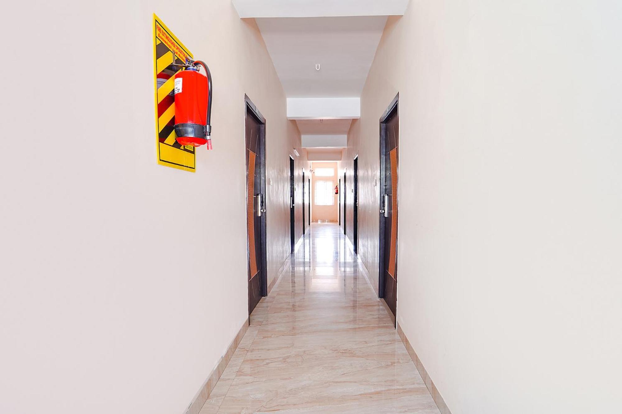 Fabexpress Uv Residency - 700M From Coimbatore International Airport Irugur Eksteriør billede