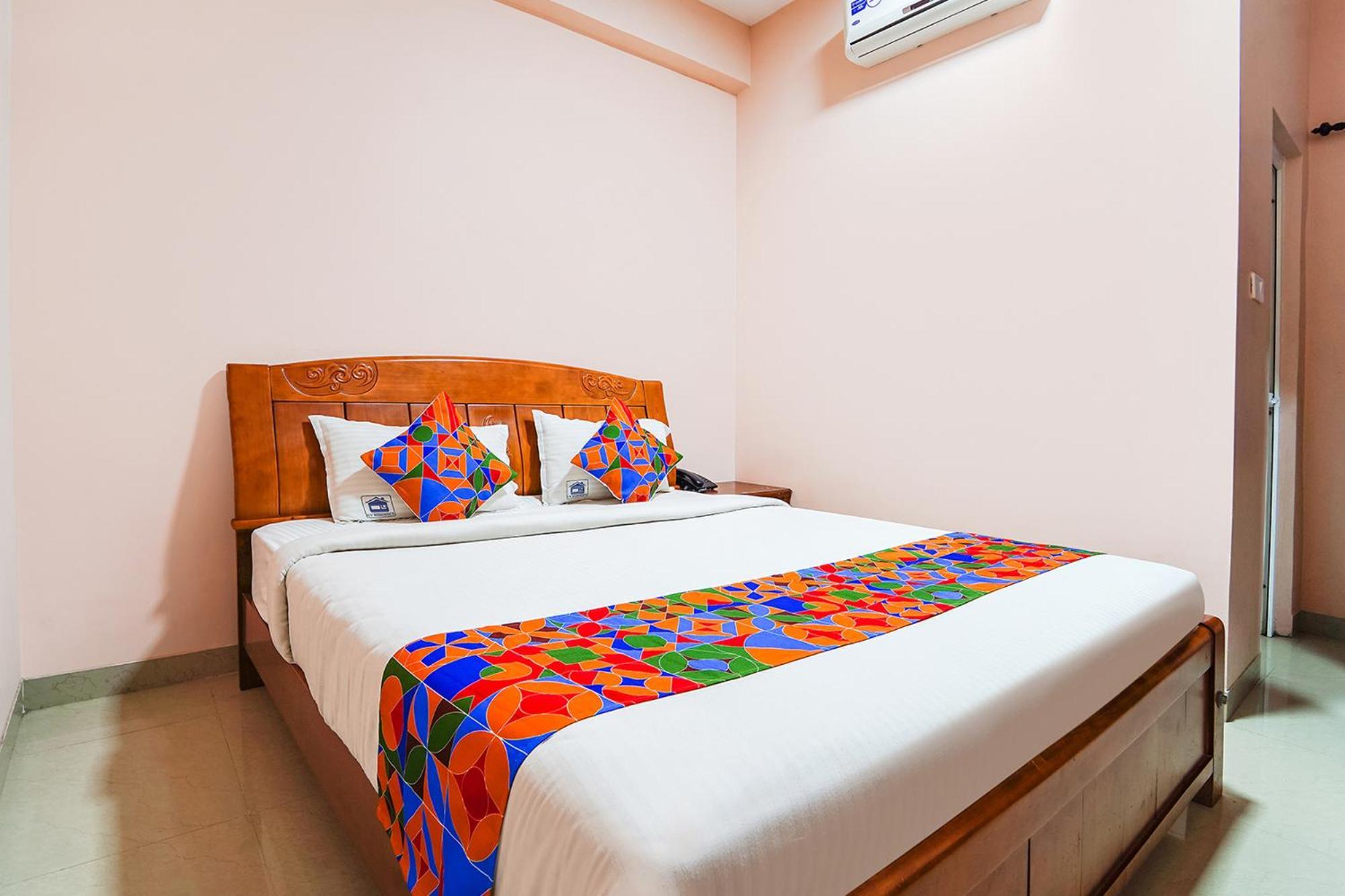 Fabexpress Uv Residency - 700M From Coimbatore International Airport Irugur Eksteriør billede
