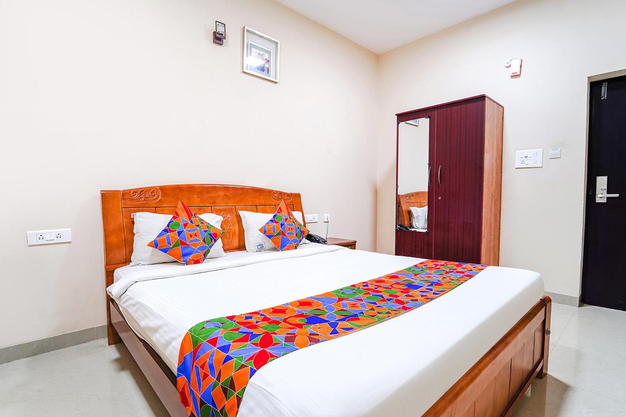 Fabexpress Uv Residency - 700M From Coimbatore International Airport Irugur Eksteriør billede