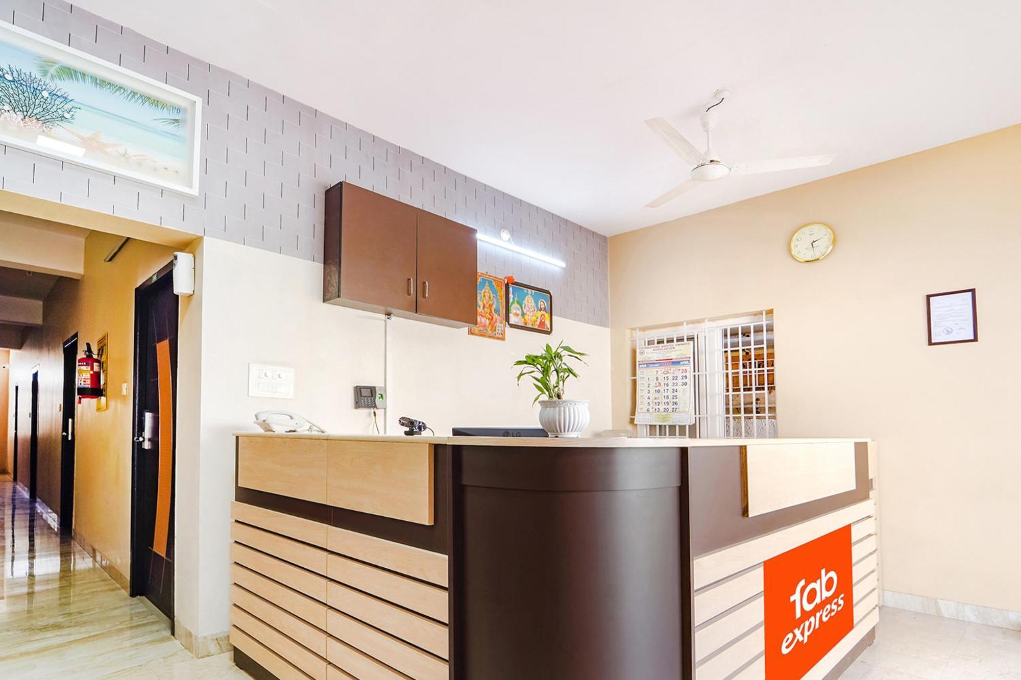 Fabexpress Uv Residency - 700M From Coimbatore International Airport Irugur Eksteriør billede